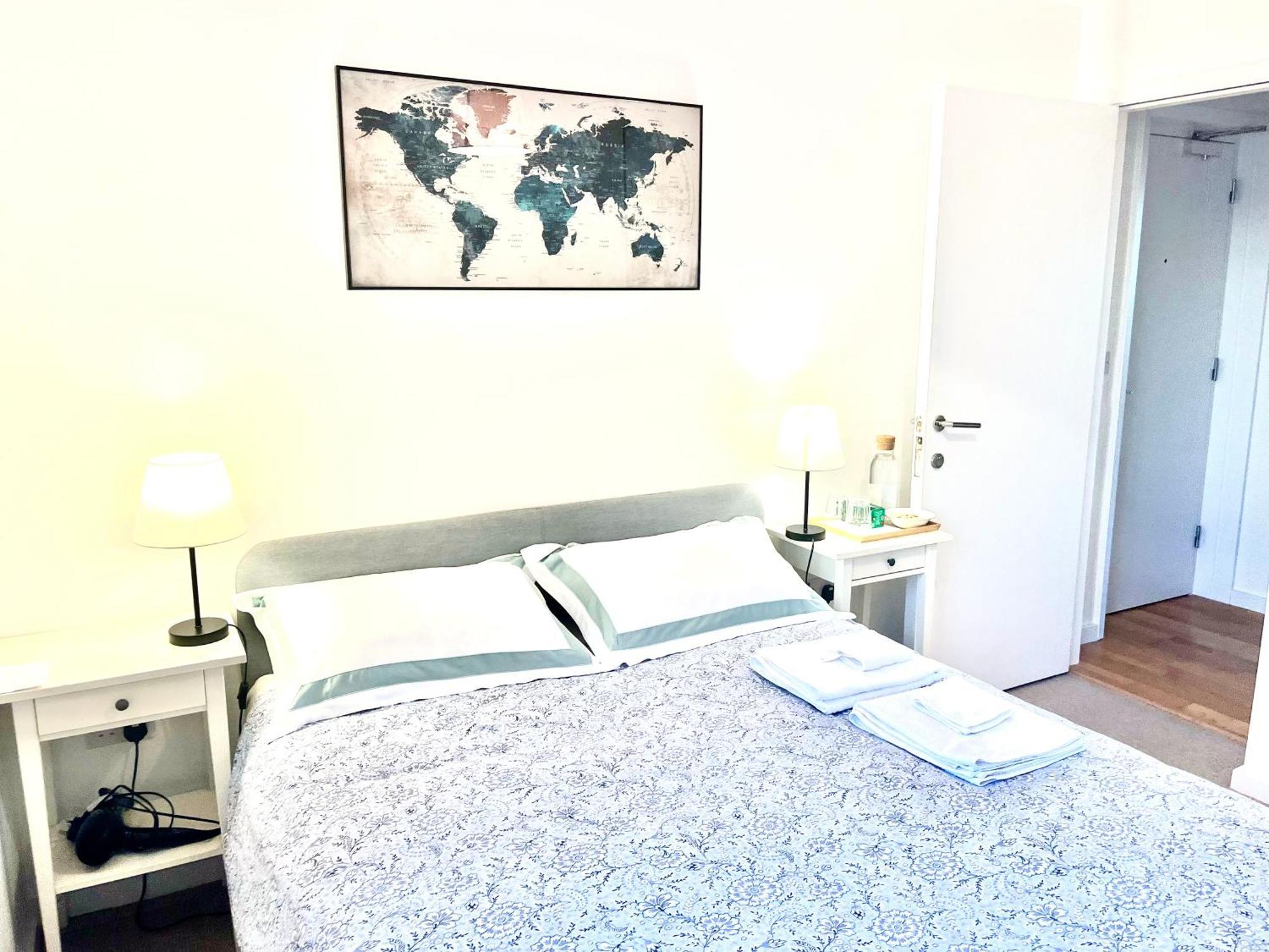 The Room King Size Bed And Private Bathroom Dublín Exterior foto